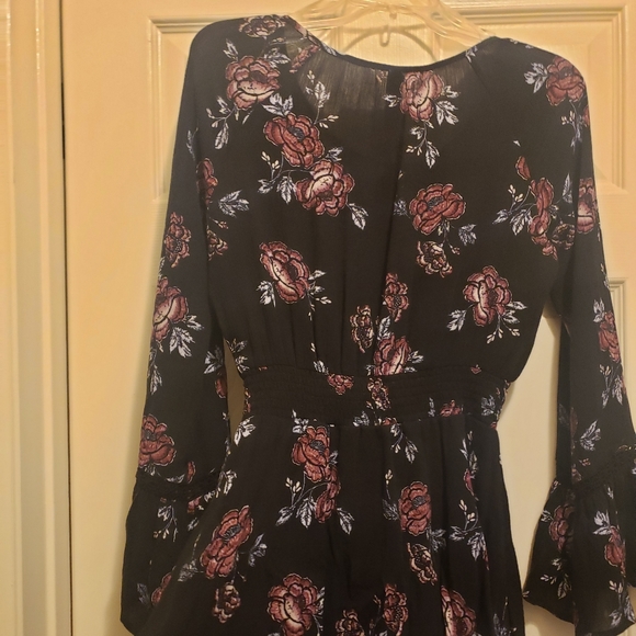 Long sleeve boho mini dress with bell sleeves - Picture 3 of 4